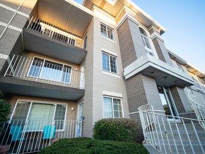 4217 W 76th St APT 301, Chicago, IL, 60652