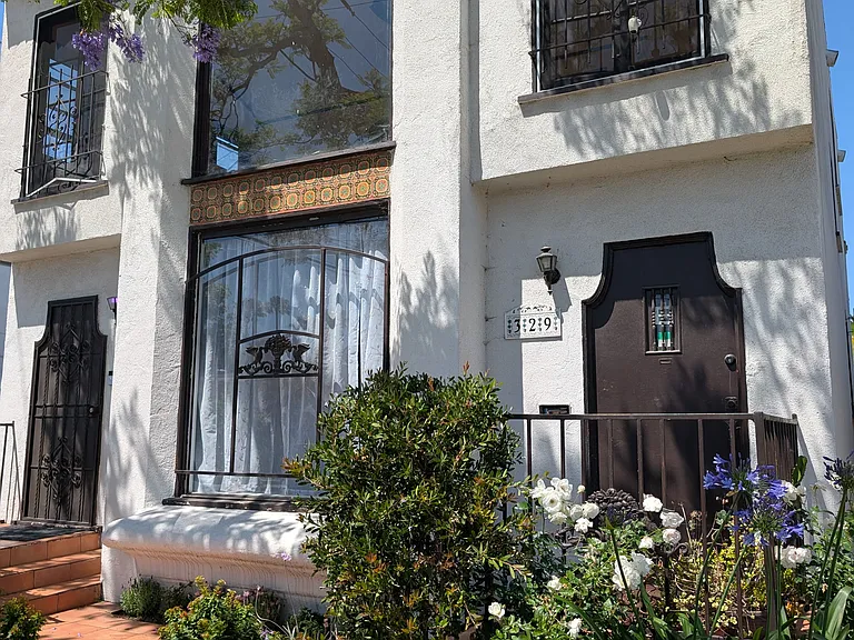 329 Cerritos Ave — Photo 1