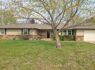 100 S Cedarwood Dr, Rose Hill, KS 67133