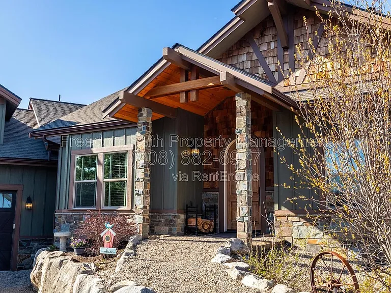721 Sanctuary Hls — Photo 3