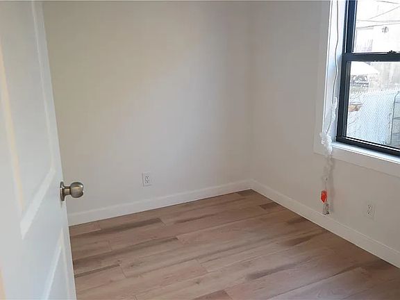 3rd image of 3708 Oceanic Ave Floor 1