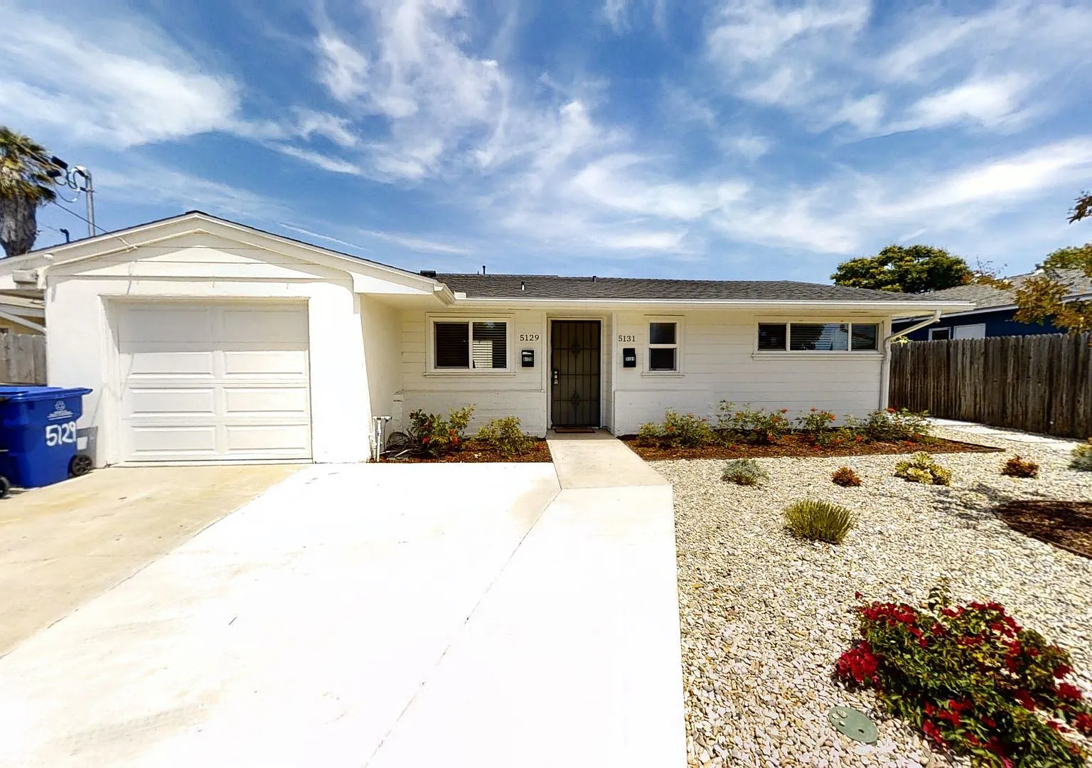 Beautiful home on Tipton with private yard!! — Photo 1
