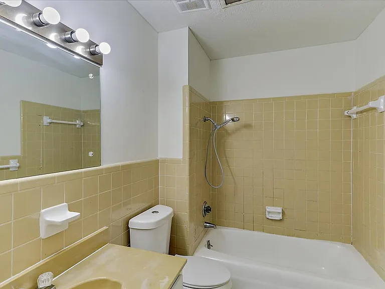 1140 Greymont Ave — Photo 17