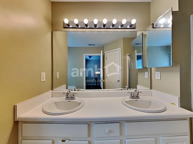 2854 Rhonda Dale Dr — Photo 12