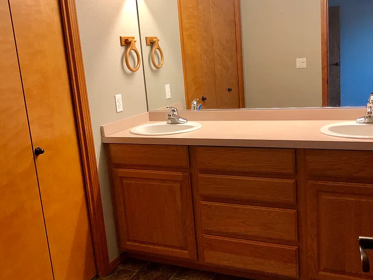 5334 Sparta Loop SE — Photo 10
