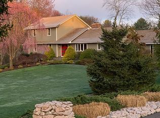 493 White Birch Dr, Guilford, CT 06437