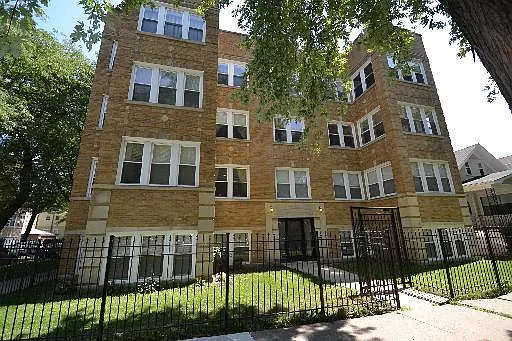 4853 N Springfield Ave APT 1 photo 1