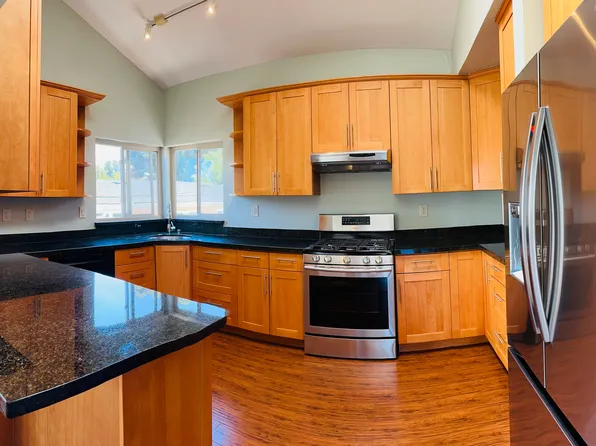 1219 Paloma Ave, Burlingame, CA 94010
