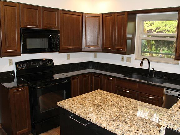 3rd image of 5385 Hyde Park Dr