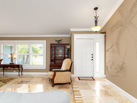 5th image of 2021 SE Westmoreland Boulevard
