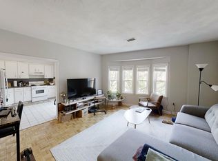 5 Davis Ave APT 1A, Brookline, MA 02445