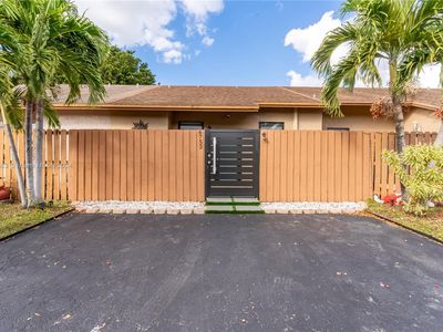 6753 NW 192nd Ln, Hialeah, FL, 33015