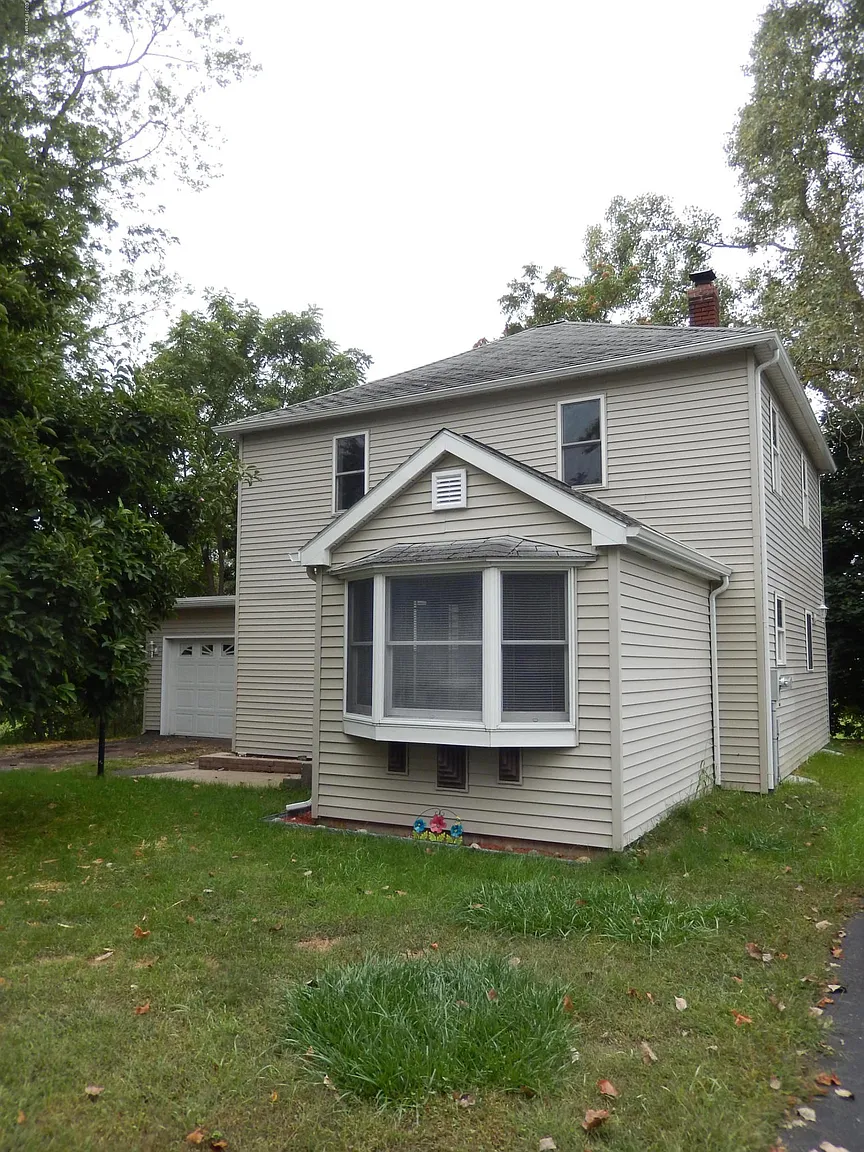 318 E Orchard St photo 1