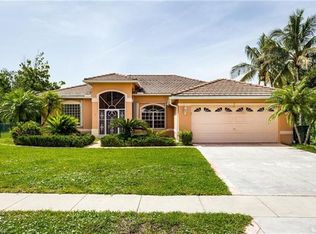 800 Willow Springs Ct, Naples, FL 34120