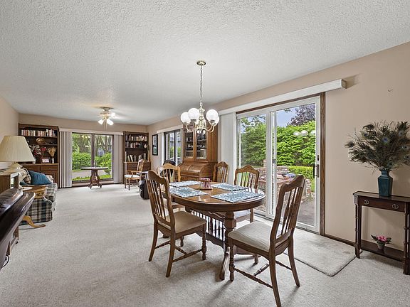 3rd image of 105 Deerpath Ln