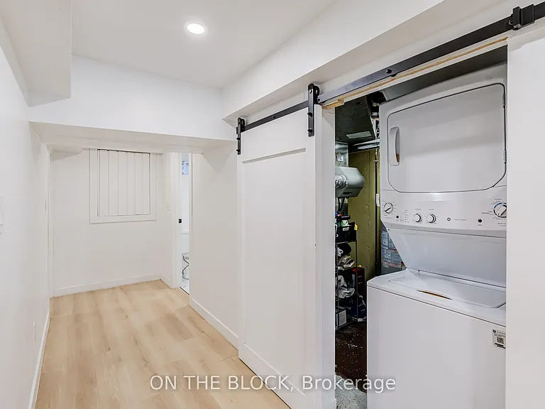 34 Henley Cres #LOWER — Photo 15