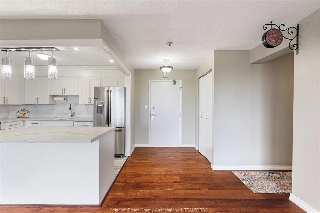 2 bed, 1.5 bath, 1250 sqft, $2,400 — Photo 4