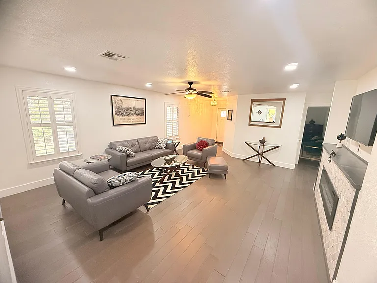 4016 Orion St — Photo 3