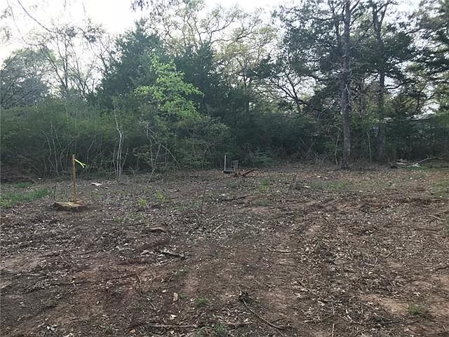 1st image of 112 Moccasin Bend Dr