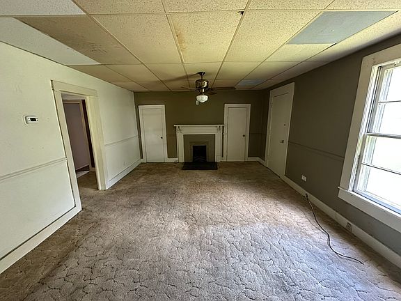 4th image of 155 E 4th St