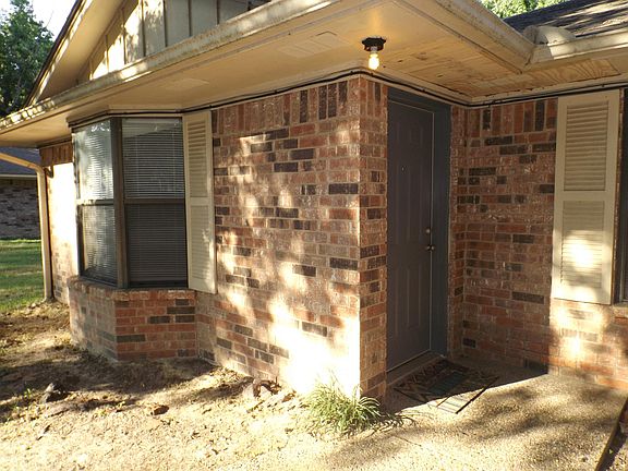 5th image of 15997 Shoshone Dr