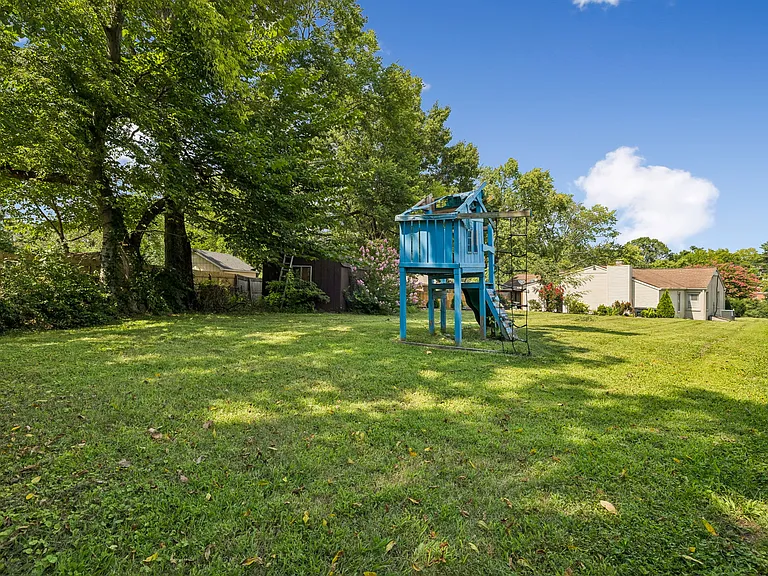 3317 Marcus Dr — Photo 3