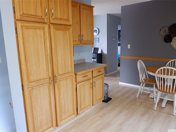 5th image of 1018 Granville Ave