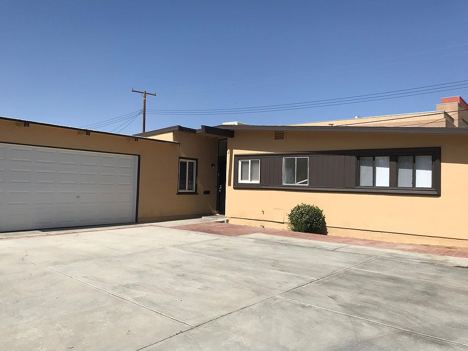 1st image of 1023 W Avenue H1