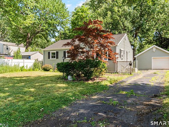 4th image of 14 Hillsdale Avenue