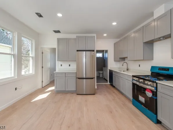 30 Bowdoin St #C, Clifton, NJ 07013