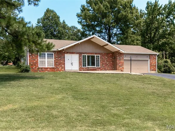 10500 Green Slope Dr, Saint Louis, MO 63136