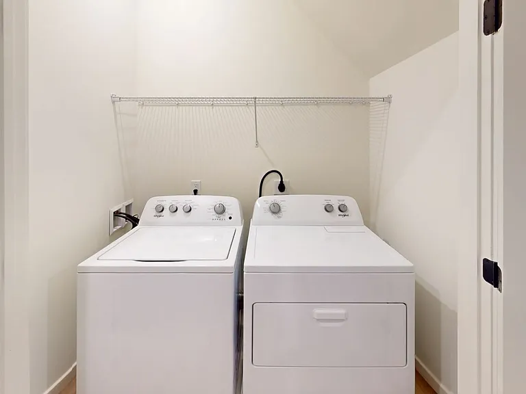 Emerson Flats — Photo 5