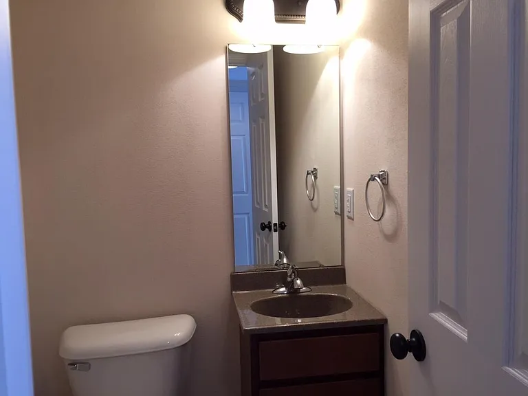 423 Meadow Dr — Photo 8