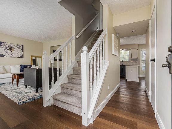 4th image of 1576 Fallhaven Dr