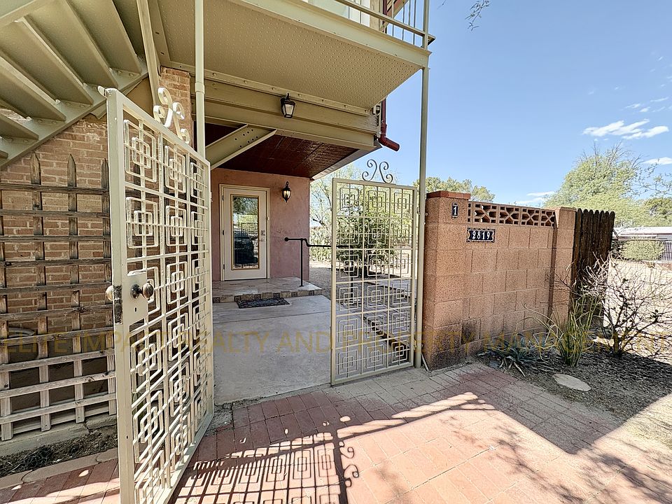 1st image of 2819 N Woodland Ave #1