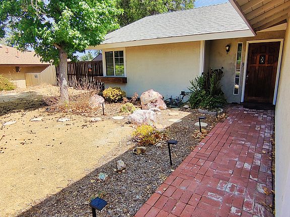 Charming Brick Entrance Pathway / Beautiful Desert Style Yard / Native Plants / Elegant Landscaping