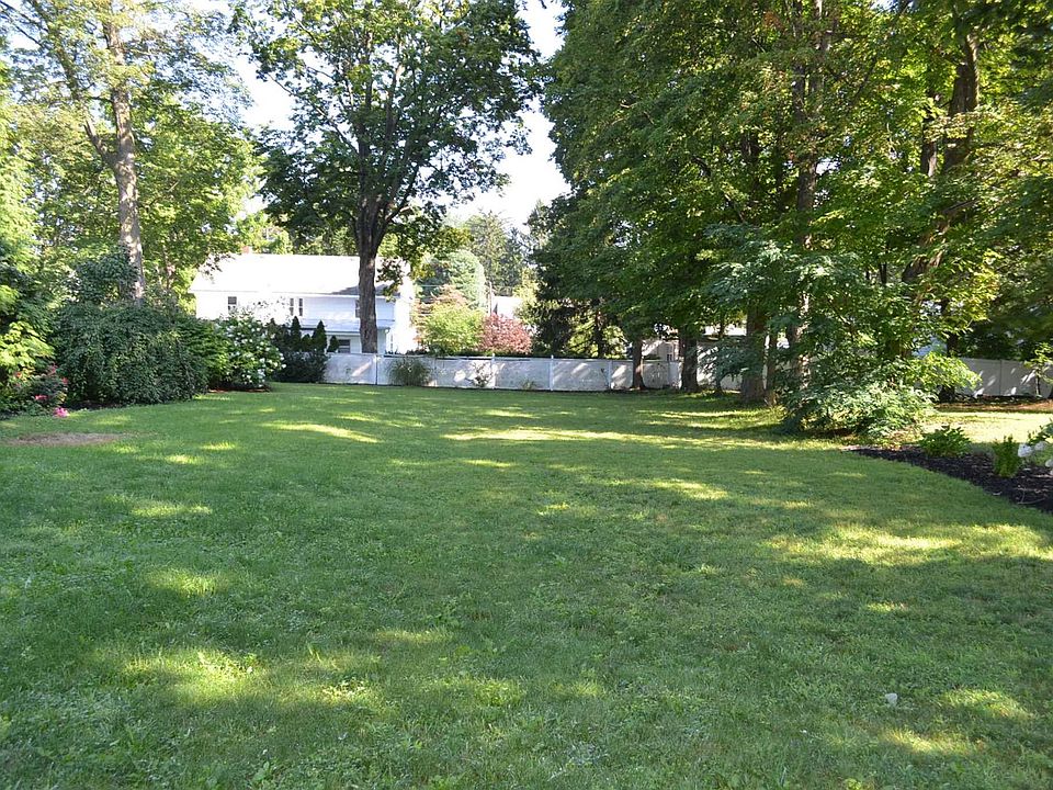 2nd image of 15 Livingston St