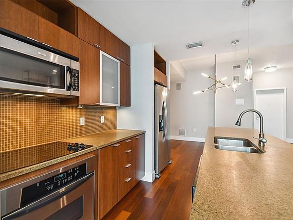 5th image of 111 N 12th St Unit 1613