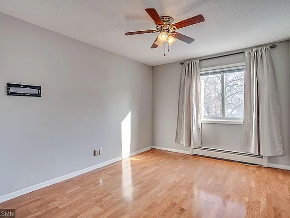 3rd image of 333 8th St SE APT 203