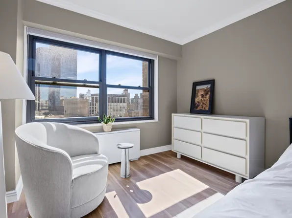 20 West 64th Street image 9 of 17