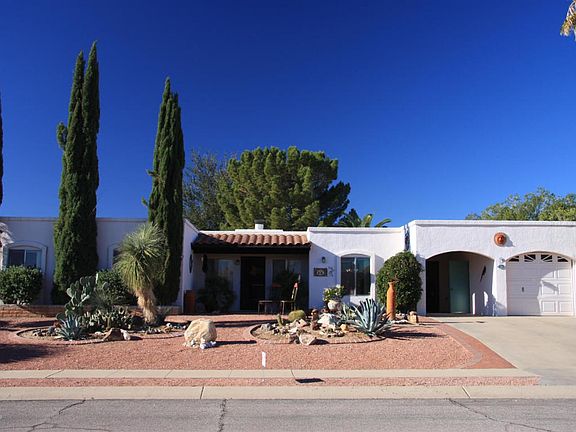 2nd image of 815 N Calle Canela