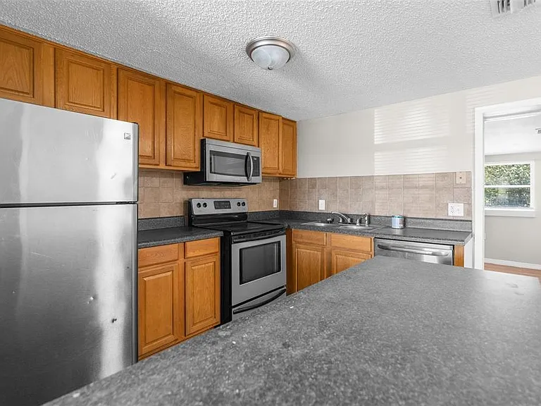 11902 Oceanside Dr — Photo 9