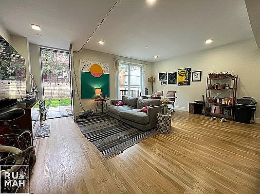2nd image of 1633 Dekalb Ave #1A