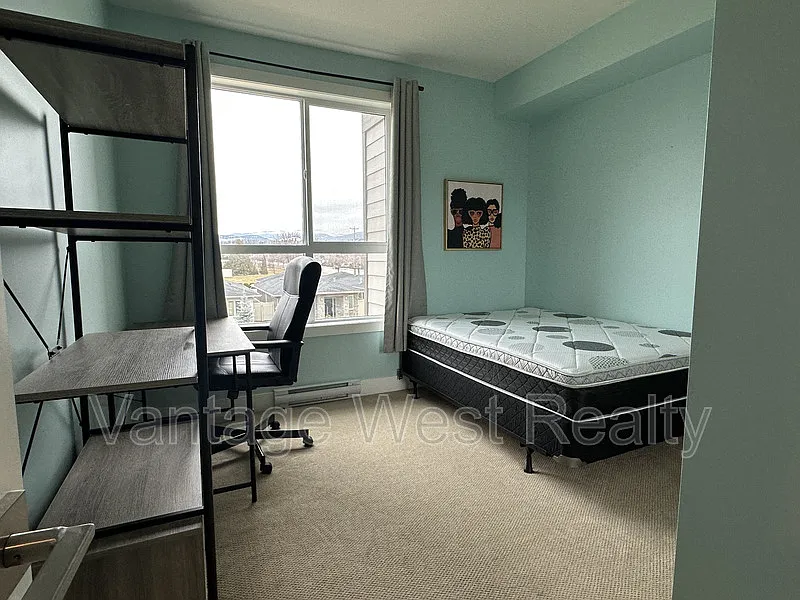 2 bed, 2.0 bath, 1200 sqft, $2,400 — Photo 2