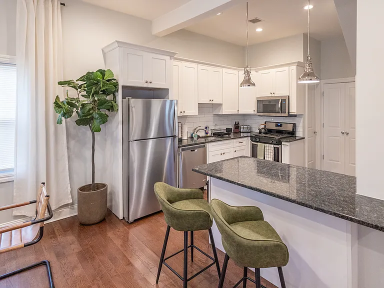 90 Myrtle St #2 — Photo 12