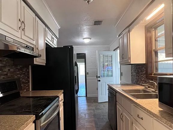 5th image of 3307 Grace Dr