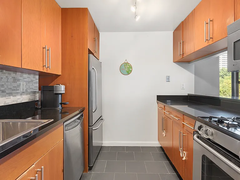300 W 135th St #8B — Photo 5