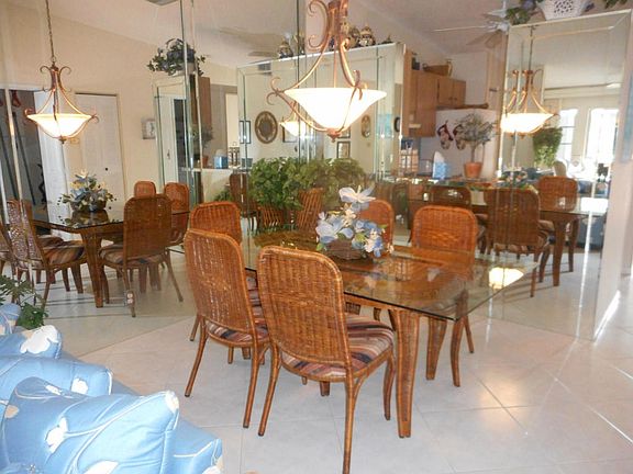 Fine Dining Waiting For you