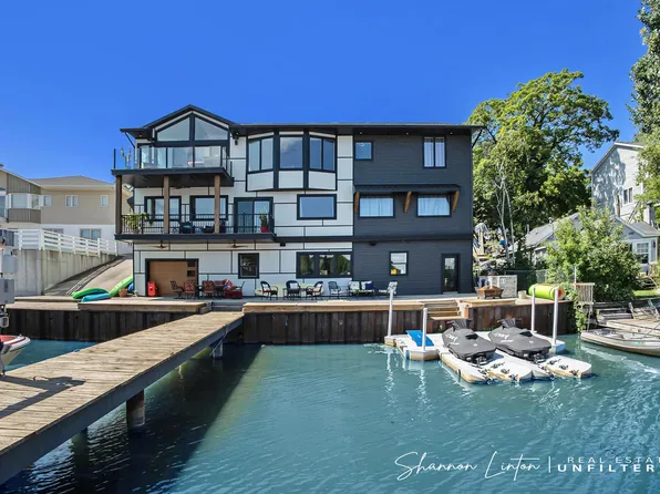 204 Lake St, Fruitport, MI 49415