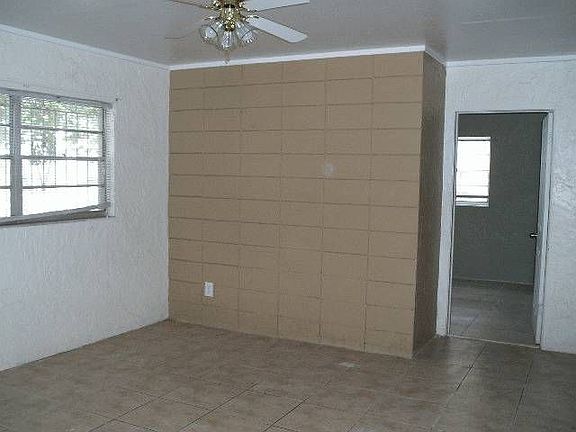 3rd image of 2326 W Saint John St APT A